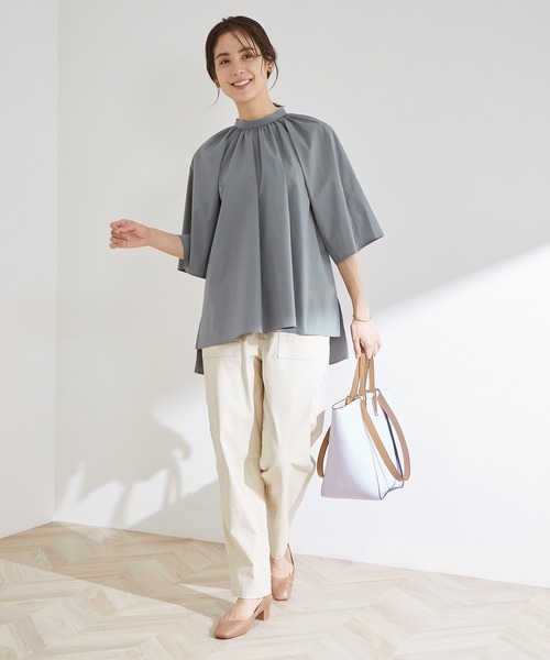 ROPE'（ロペ）の「【洗える】スタンドカラーギャザーブラウス（シャツ/ブラウス・レディース・ホワイト/グレー/キャメル・38）」の8枚目の写真