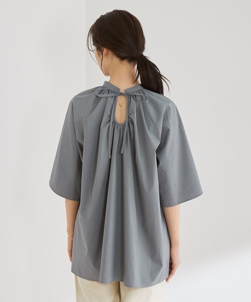 ROPE'（ロペ）の「【洗える】スタンドカラーギャザーブラウス（シャツ/ブラウス・レディース・ホワイト/グレー/キャメル・38）」の11枚目の写真