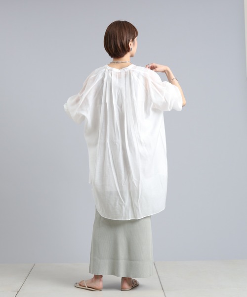 DouDou（ドゥドゥ）の「オーバーチュニックシャツ（シャツ/ブラウス・レディース・オフホワイト/グリーン/パープル・FREE）」の8枚目の写真