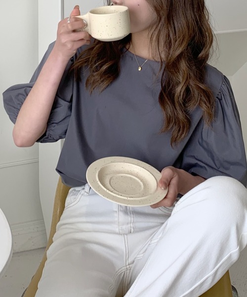 ABITOKYO（アビトーキョー）の「パフスリーブクルーネックブラウス（シャツ/ブラウス・レディース・ホワイト/ライトブルー/ダークパープル/チャコールグレー/ネイビー/パープル/グリーン/グレー/ブルーグレー/ベージュ/イエロー/ブルーグリーン・M/L）」の17枚目の写真