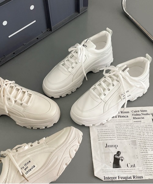 Shoes in Closet（シューズインクローゼット）の「軽量厚底 ボリュームソール サイドタグ ダッドスニーカー 54（スニーカー・レディース・ホワイト/ベージュ・M/XS/L/LL/S）」の2枚目の写真