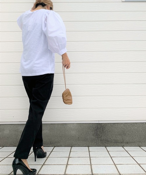 Q（キュー）の「ボリュームスリーブシャツブラウス（シャツ/ブラウス・レディース・ホワイト/ブラック・MEDIUM）」の8枚目の写真