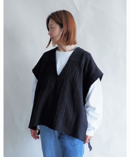 MANASTASH（マナスタッシュ）の「MANASTASH/マナスタッシュ　W's PATCHWORK VEST　パッチワークベスト（ベスト・レディース・ブラック/ナチュラル・MEDIUM）」の2枚目の写真