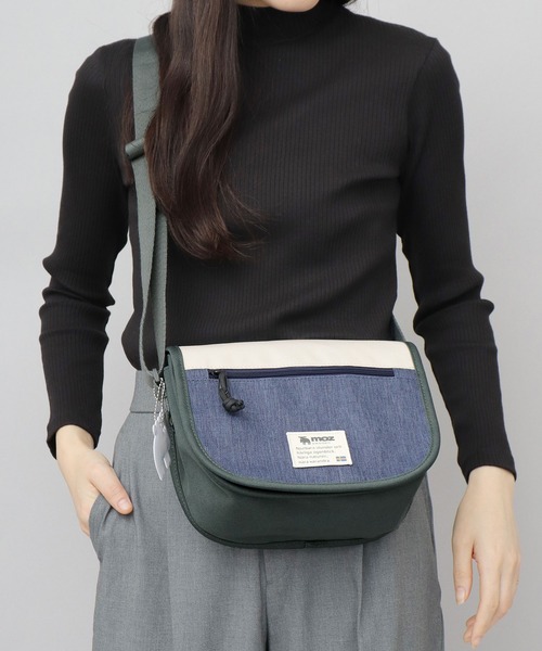 メランジコンビ フラップトップ ミニショルダーバッグ リフレクトチャーム付き（ショルダーバッグ）｜moz（モズ） 6,490円