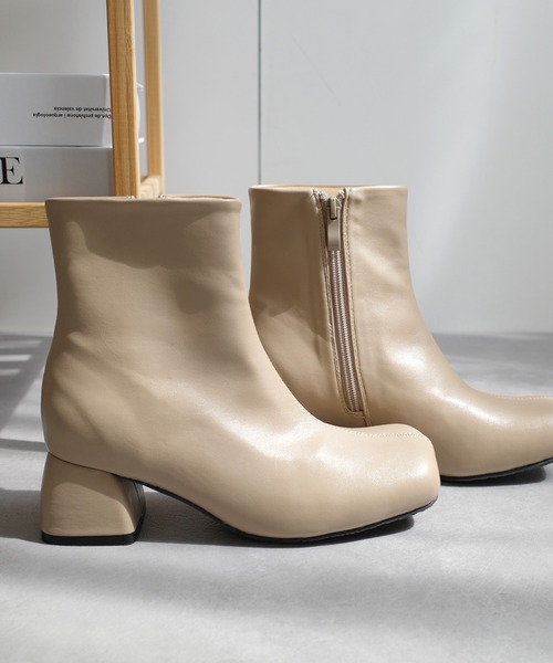 AmiAmi（アミアミ）の「【2025秋冬再販】ワイドスクエアトゥブーツ ショートブーツ（ブーツ・レディース・ベージュ/ブラック/キャメル/グレイッシュベージュ/アイボリー/ダークカーキ/ブラウン・L/LL/M/S/3L）」の5枚目の写真