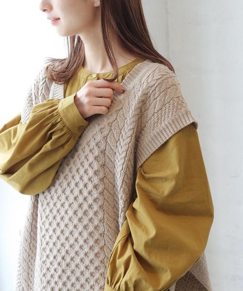 Crisp（クリスプ）の「ケーブルニットベスト（ベスト・レディース・ベージュ/ブラウン・FREE）」の15枚目の写真