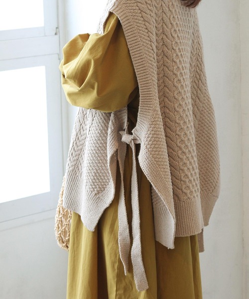 Crisp（クリスプ）の「ケーブルニットベスト（ベスト・レディース・ベージュ/ブラウン・FREE）」の16枚目の写真