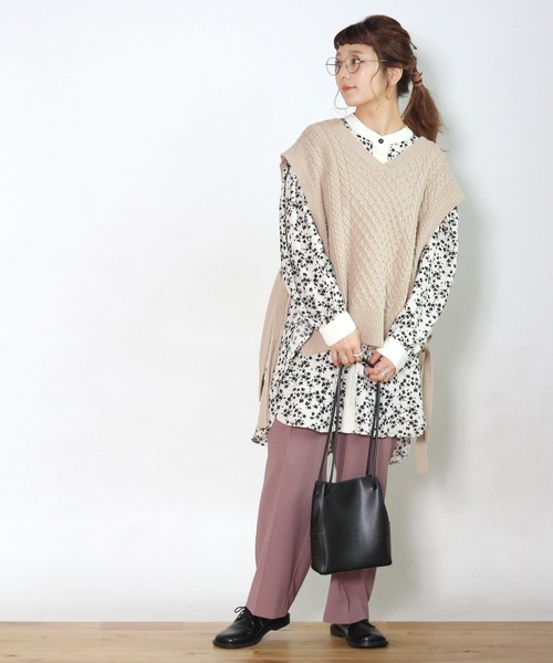 Crisp（クリスプ）の「ケーブルニットベスト（ベスト・レディース・ベージュ/ブラウン・FREE）」の17枚目の写真