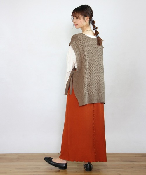 Crisp（クリスプ）の「ケーブルニットベスト（ベスト・レディース・ベージュ/ブラウン・FREE）」の6枚目の写真