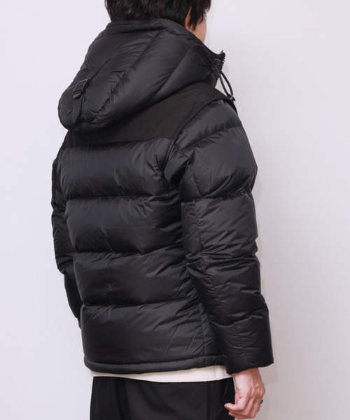 BURBERRY(バーバリー)の「BURBERRY Detachable FOODIE PUPPER COAT デタッチャブルスリーブ フーデッド パファージャケット ダウン(ダウンジャケット/コート・メンズ・ブラック・LARGE)」の4枚目の写真
