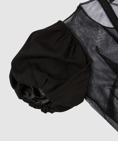 Simone Rocha（シモーネロシャ）の「SHORT PUFF SLEEVE BLOUSE WITH PLEATED PATCH（シャツ/ブラウス・レディース・ブラック・6/8）」の4枚目の写真