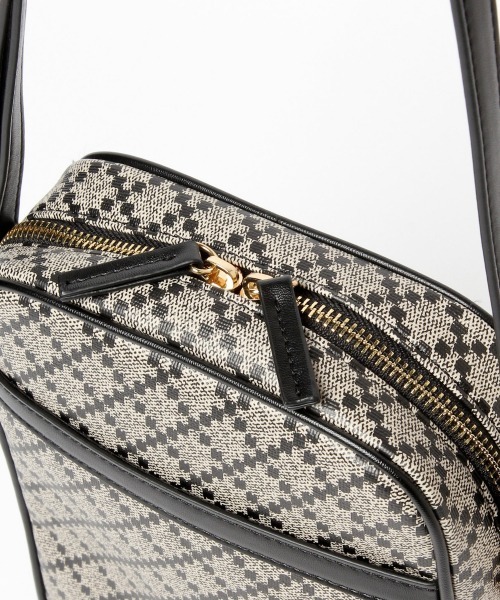 LOWRYS FARM（ローリーズファーム）の「モノグラムショルダーバッグ　260588（ショルダーバッグ・レディース・ブラック/ブラウン・FREE）」の10枚目の写真