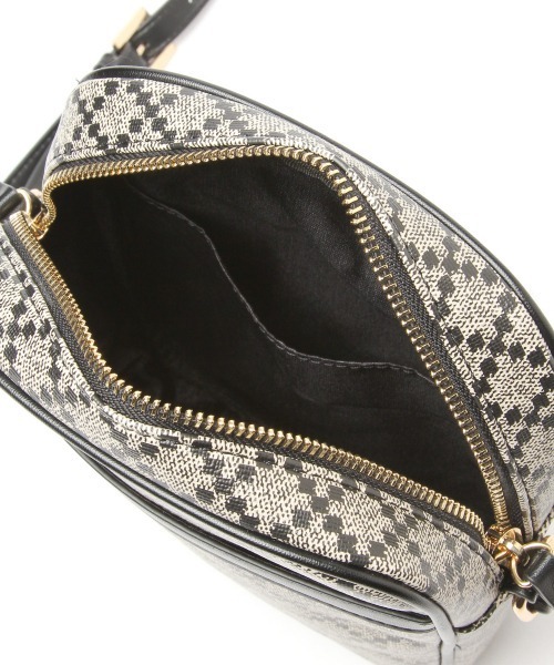 LOWRYS FARM（ローリーズファーム）の「モノグラムショルダーバッグ　260588（ショルダーバッグ・レディース・ブラック/ブラウン・FREE）」の4枚目の写真