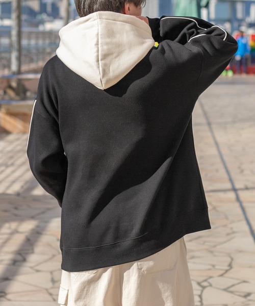 PairPair（ペアペア）の「フード配色パーカー(ユニセックス)（パーカー・レディース・ブラック/アイボリー/グレイッシュブルー・FREE）」の5枚目の写真