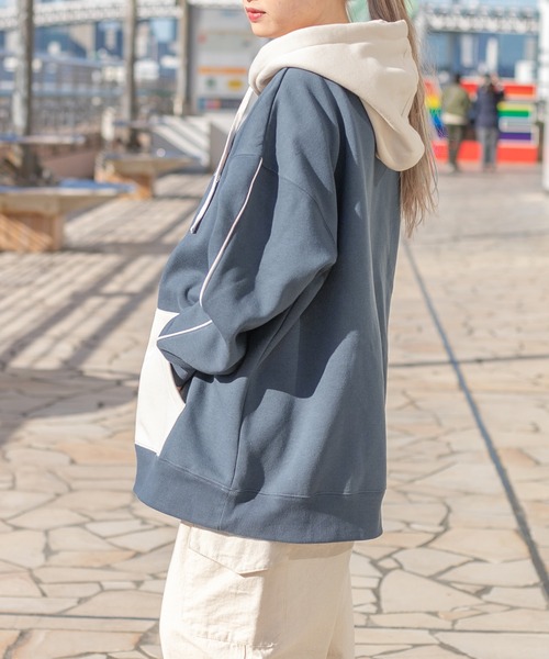 PairPair（ペアペア）の「フード配色パーカー(ユニセックス)（パーカー・レディース・ブラック/アイボリー/グレイッシュブルー・FREE）」の10枚目の写真