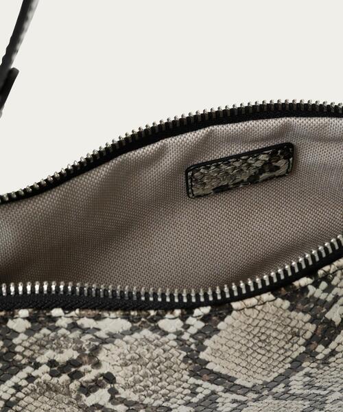 JW PEI（ジェイダブリューペイ）の「＜JW PEI（ジェイダブリュー ペイ）＞ EvaShoulderBag P（ショルダーバッグ・レディース・ナチュラル/その他1・FREE）」の4枚目の写真