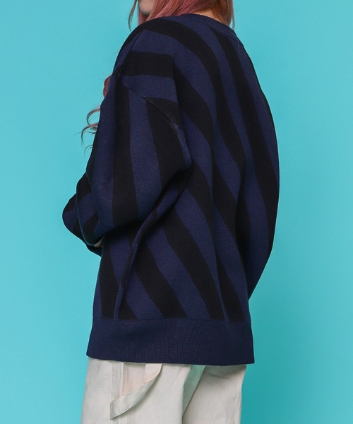 PairPair（ペアペア）の「バイヤスボーダーニット(ユニセックス)（ニット/セーター・レディース・ブラック/ブルー・FREE）」の4枚目の写真