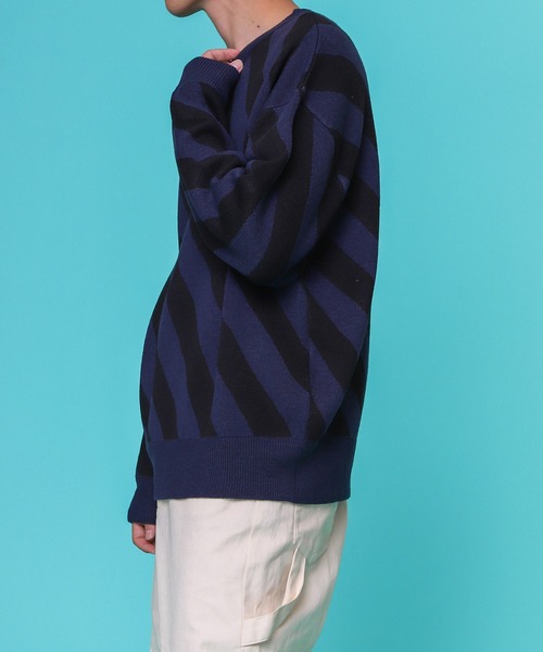 PairPair（ペアペア）の「バイヤスボーダーニット(ユニセックス)（ニット/セーター・レディース・ブラック/ブルー・FREE）」の8枚目の写真