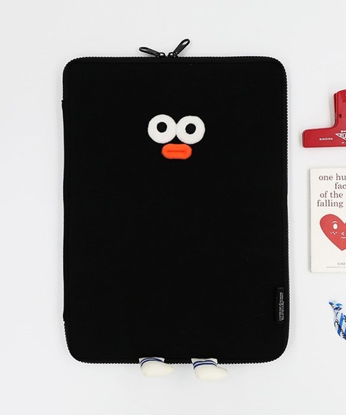 Brunch Brother（ブランチブラザー）の「Romane corp.／BRUNCH BROTHER pompomポーチ（13inch対応）  2271897（PC・タブレットケース・レディース・ブラック・0）」の5枚目の写真