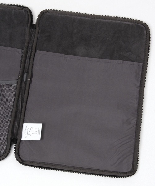 Brunch Brother（ブランチブラザー）の「Romane corp.／BRUNCH BROTHER pompomポーチ（13inch対応）  2271897（PC・タブレットケース・レディース・ブラック・0）」の7枚目の写真