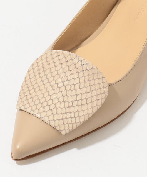 TOMORROWLAND （トゥモローランド）の「FABIO RUSCONI スリングバック フラットパンプス（パンプス・レディース・ブラック/ライトベージュ・37/38/36）」の6枚目の写真