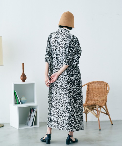 VACANCY（ヴァカンシー）の「ヴィンテージフラワー柄パイピングシャツワンピース（ワンピース・レディース・ブラック/ナチュラル・FREE）」の6枚目の写真