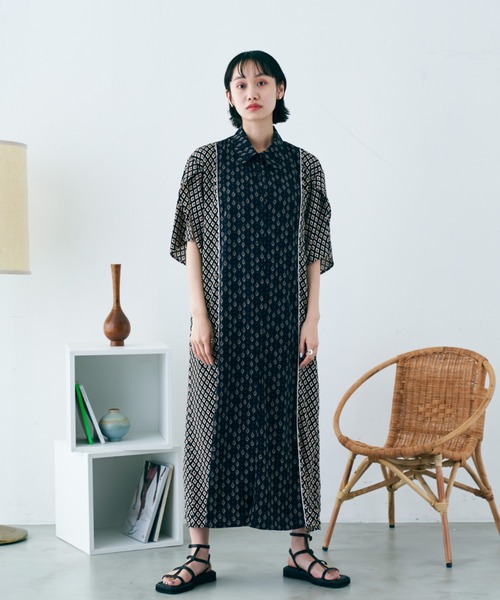VACANCY（ヴァカンシー）の「ヴィンテージフラワー柄パイピングシャツワンピース（ワンピース・レディース・ブラック/ナチュラル・FREE）」の8枚目の写真