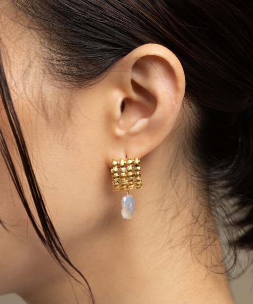 ピアス ACOCO LIMITED NUMBER】フェザーワンタッチピアス | AND ON JIONE