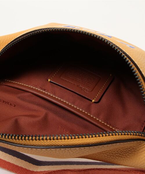 Disney(ディズニー)の「【DISNEY x COACH】チャーター ベルト バッグ 7 ウィズ ウォルト ディズニー ワールド モチーフ(ボディバッグ/ウエストポーチ・メンズ・イエロー系その他・ONE)」の3枚目の写真