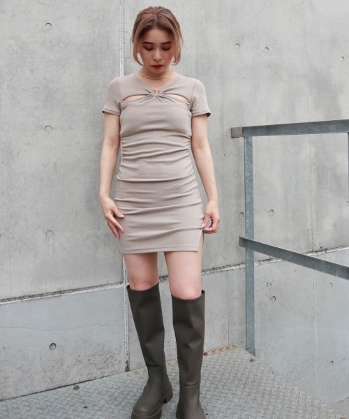 FIG&VIPER（フィグアンドバイパー）の「ハーフバーベルBodyconOP（ワンピース・レディース・ブラック/ベージュ/ピンク・FREE）」の15枚目の写真