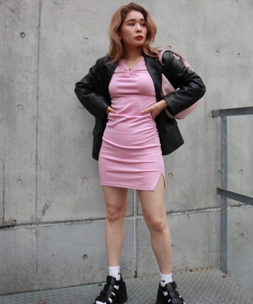 FIG&VIPER（フィグアンドバイパー）の「ハーフバーベルBodyconOP（ワンピース・レディース・ブラック/ベージュ/ピンク・FREE）」の20枚目の写真