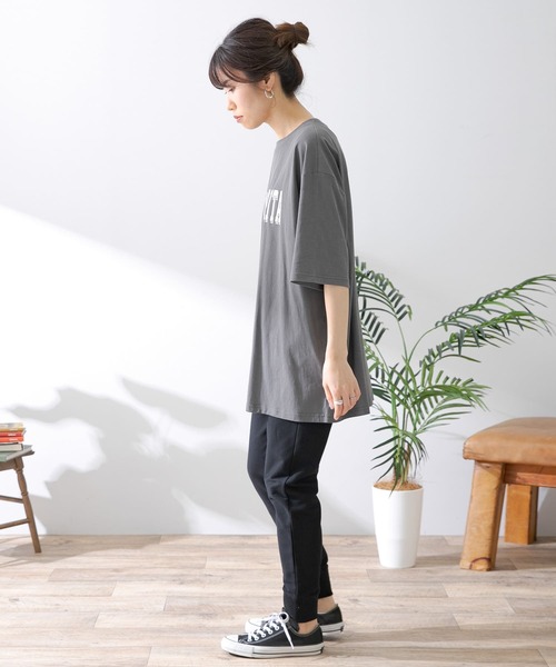 URBAN RESEARCH Sonny Label（アーバンリサーチサニーレーベル）の「ルーズロゴチュニックTシャツ（Tシャツ/カットソー・レディース・ホワイト/ブラック/チャコールグレー・FREE）」の19枚目の写真
