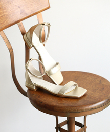 LE TALON | スクエアアンクルストラップフラットサンダル(サンダル)