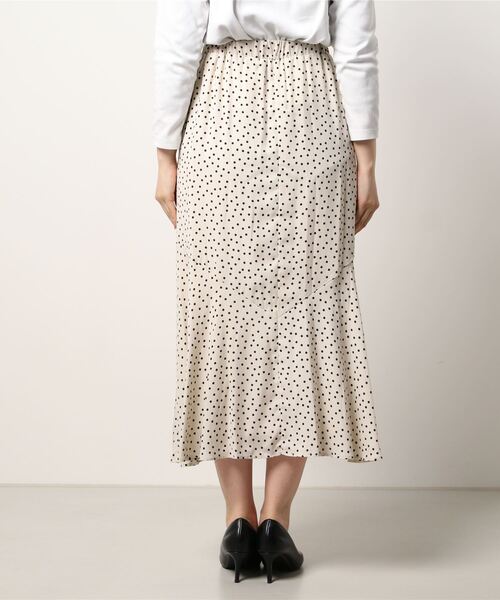 N.(N. Natural Beauty Basic)(エヌエヌナチュラルビューティーベーシック)の「プリントデザインペプラムスカート(スカート・レディース・ブラック系その他/ホワイト系その他/オフホワイト・MEDIUM)」の11枚目の写真