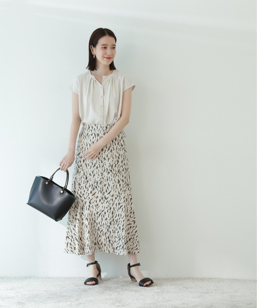 N.(N. Natural Beauty Basic)(エヌエヌナチュラルビューティーベーシック)の「プリントデザインペプラムスカート(スカート・レディース・ブラック系その他/ホワイト系その他/オフホワイト・MEDIUM)」の16枚目の写真