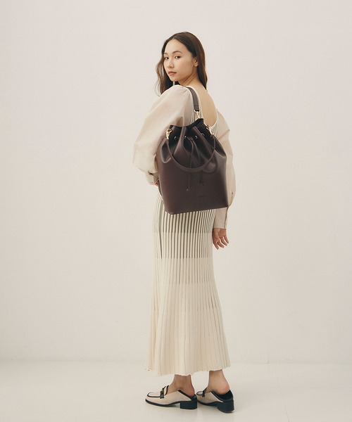 RANDEBOO（ランデブー）の「Renewal Bucket backpack（バックパック/リュック・レディース・ダークブラウン/ブラック/グレイッシュベージュ・FREE）」の9枚目の写真