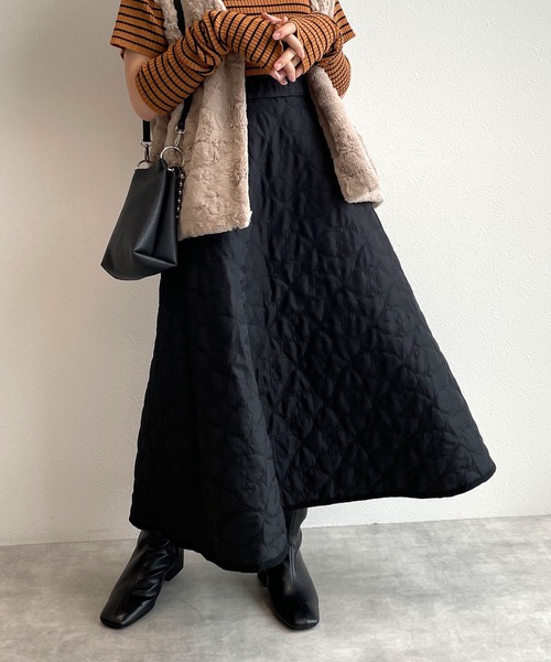 w closet（ダブルクローゼット）の「中綿キルティングフレアスカート
