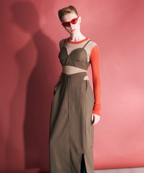 Solace（ソレイス）の「スリーブアシンメトリーカラーシアーニット（ニット/セーター・レディース・ホワイト/ブラック/ベージュ・FREE）」の12枚目の写真