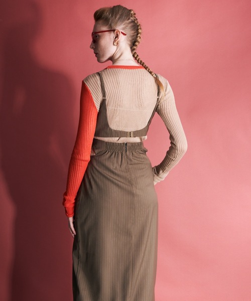 Solace（ソレイス）の「スリーブアシンメトリーカラーシアーニット（ニット/セーター・レディース・ホワイト/ブラック/ベージュ・FREE）」の16枚目の写真