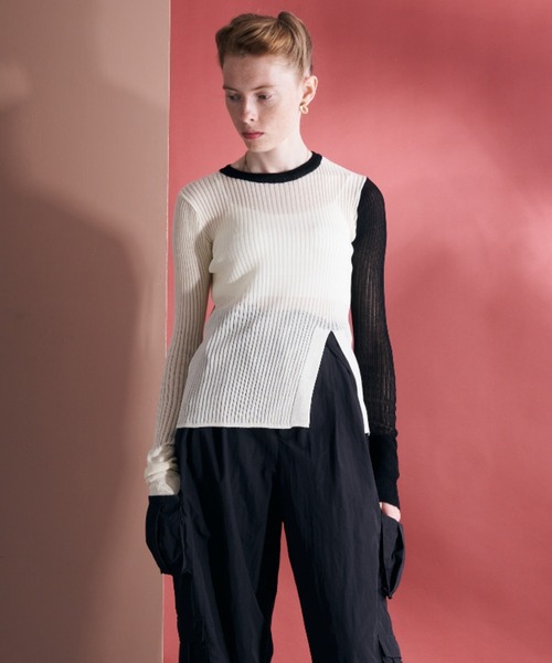 Solace（ソレイス）の「スリーブアシンメトリーカラーシアーニット（ニット/セーター・レディース・ホワイト/ブラック/ベージュ・FREE）」の19枚目の写真