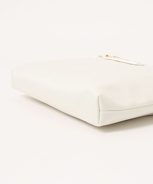 To b. by agnes b.（トゥービーバイアニエスベー）の「WT47 POCHETTE マルチポシェット（ショルダーバッグ・レディース・ホワイト系その他・FREE）」の6枚目の写真