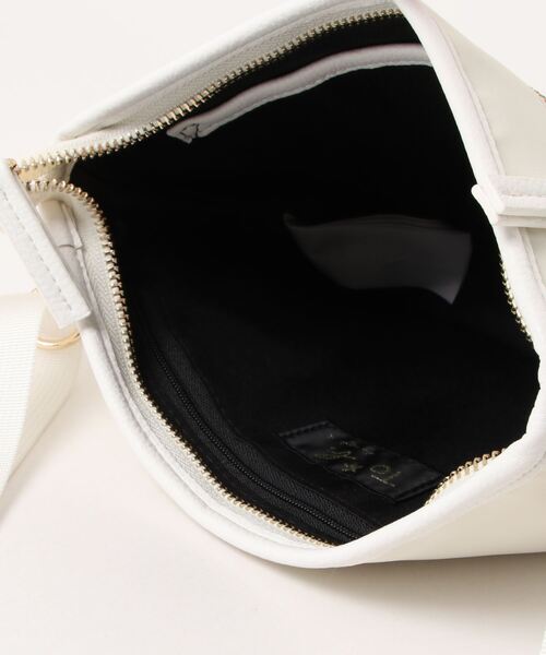 To b. by agnes b.（トゥービーバイアニエスベー）の「WT47 POCHETTE マルチポシェット（ショルダーバッグ・レディース・ホワイト系その他・FREE）」の8枚目の写真