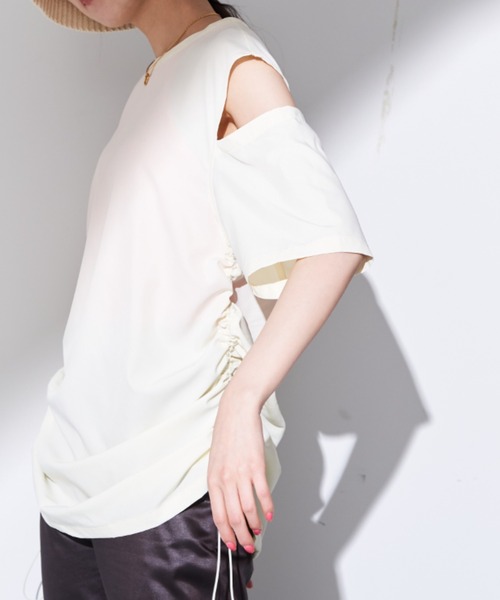 Solace（ソレイス）の「ショルダーカットオープントップス（Tシャツ/カットソー・レディース・ブラック/ピンク/ナチュラル・FREE）」の3枚目の写真