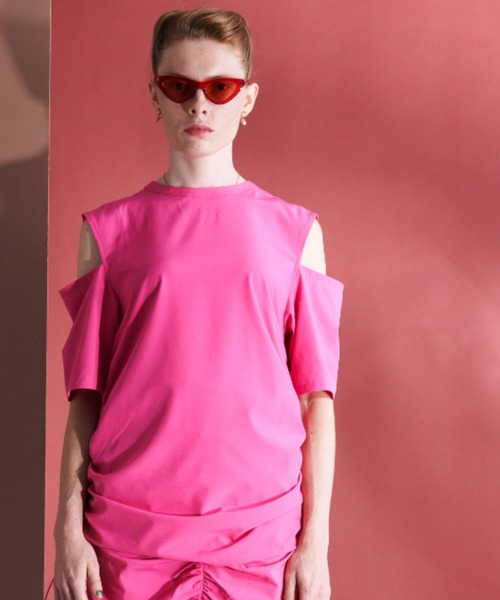 Solace（ソレイス）の「ショルダーカットオープントップス（Tシャツ/カットソー・レディース・ブラック/ピンク/ナチュラル・FREE）」の5枚目の写真