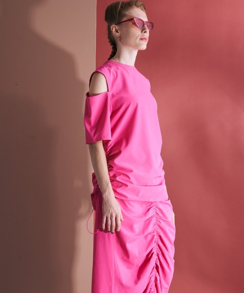 Solace（ソレイス）の「ショルダーカットオープントップス（Tシャツ/カットソー・レディース・ブラック/ピンク/ナチュラル・FREE）」の14枚目の写真