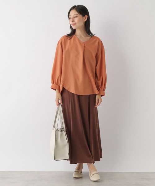 LEPSIM（レプシィム）の「さらキレ＊アソートブラウス　299526（シャツ/ブラウス・レディース・グリーン/オレンジ/ホワイト系その他/ネイビー/グレイッシュベージュ・LARGE/MEDIUM）」の11枚目の写真