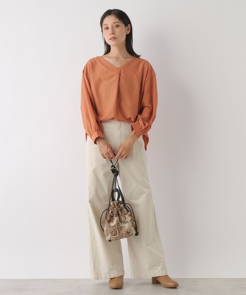 LEPSIM（レプシィム）の「さらキレ＊アソートブラウス　299526（シャツ/ブラウス・レディース・グリーン/オレンジ/ホワイト系その他/ネイビー/グレイッシュベージュ・LARGE/MEDIUM）」の14枚目の写真