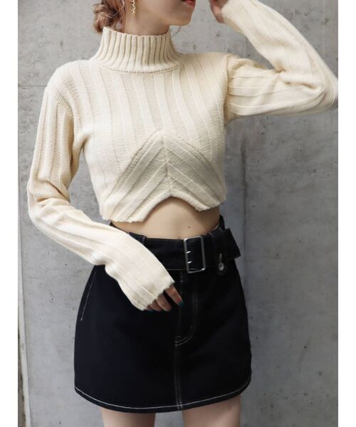 EVRIS（エヴリス）の「タイトクロップドニットトップス【セットアップ着用可能】（ニット/セーター・レディース・ブラック/ブルー/アイボリー・FREE）」の4枚目の写真