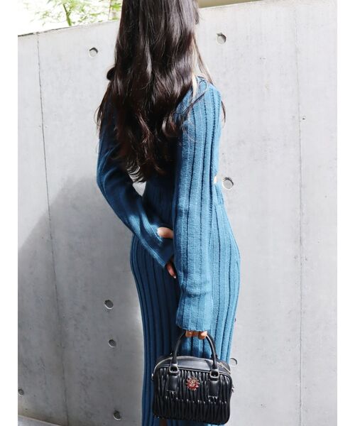 EVRIS（エヴリス）の「タイトクロップドニットトップス【セットアップ着用可能】（ニット/セーター・レディース・ブラック/ブルー/アイボリー・FREE）」の7枚目の写真