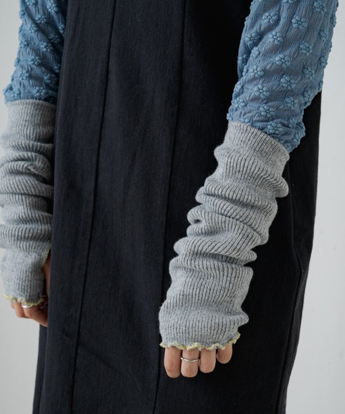 Kastane（カスタネ）の「【2022AWアイテム】配色ステッチアームウォーマー（アームカバー・レディース・ベージュ/グレー/アイボリー・FREE）」の13枚目の写真